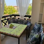 двуспални оазис бийч клуб *